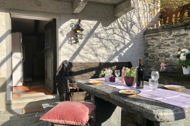 VENDUTO ! Casa ticinese con ampio giardino e rustico separato (17)