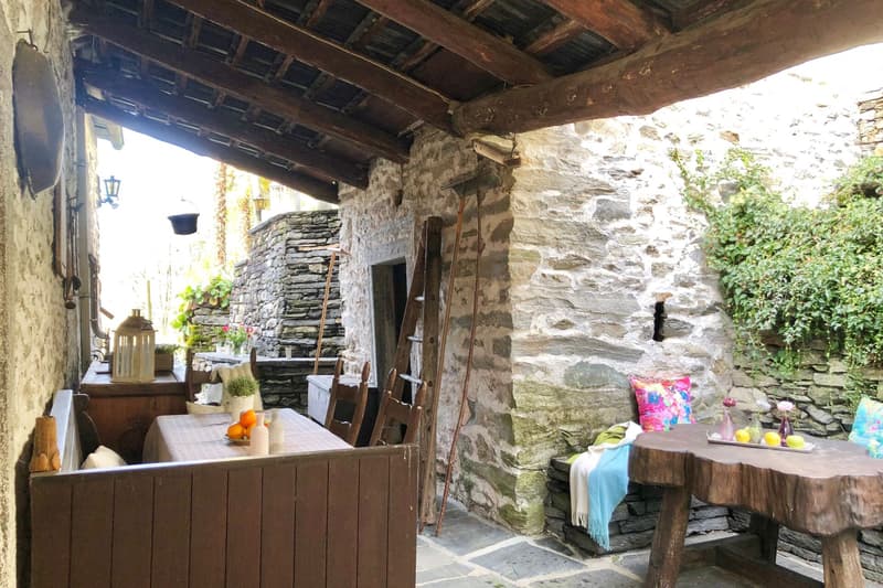 VENDUTO ! Casa ticinese con ampio giardino e rustico separato (13)