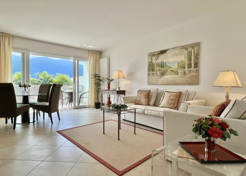 Charmant appartement 3.5 pièces en soleil avec vue partielle sur le lac et piscine intérieure commune (3)