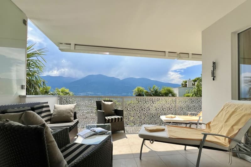 Charmant appartement 3.5 pièces en soleil avec vue partielle sur le lac et piscine intérieure commune (22)