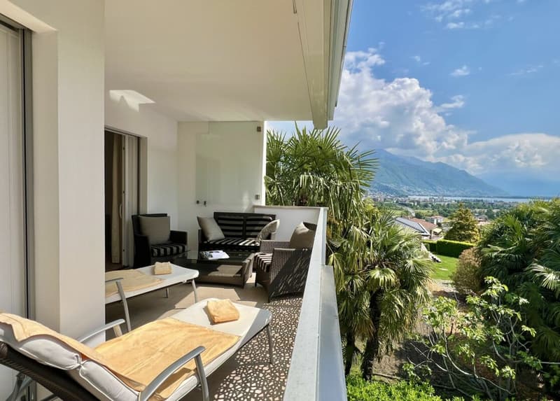 Charmant appartement 3.5 pièces en soleil avec vue partielle sur le lac et piscine intérieure commune (4)