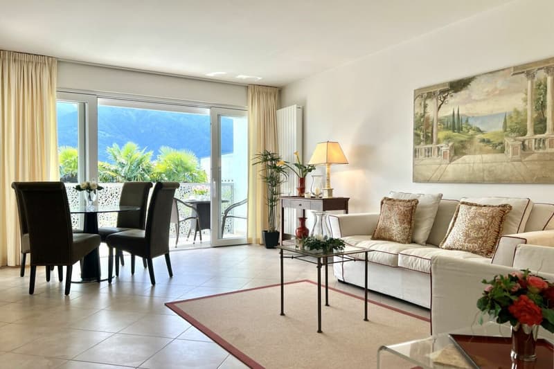 Charmant appartement 3.5 pièces en soleil avec vue partielle sur le lac et piscine intérieure commune (19)