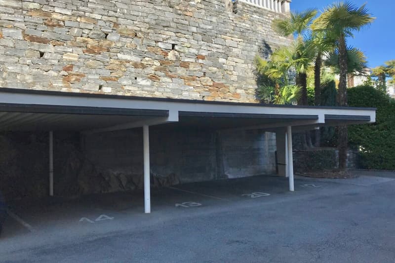 Charmant appartement 3.5 pièces en soleil avec vue partielle sur le lac et piscine intérieure commune (17)