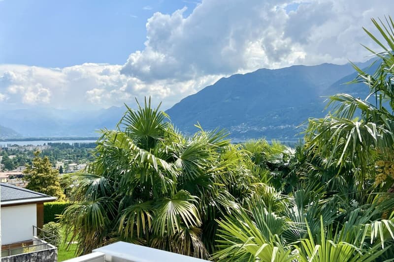 Charmant appartement 3.5 pièces en soleil avec vue partielle sur le lac et piscine intérieure commune (24)