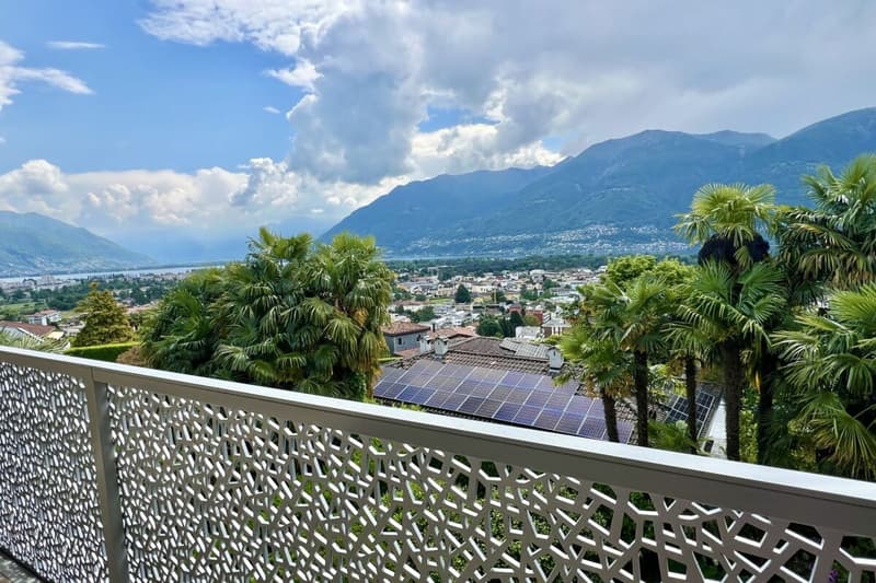 Charmant appartement 3.5 pièces en soleil avec vue partielle sur le lac et piscine intérieure commune (12)