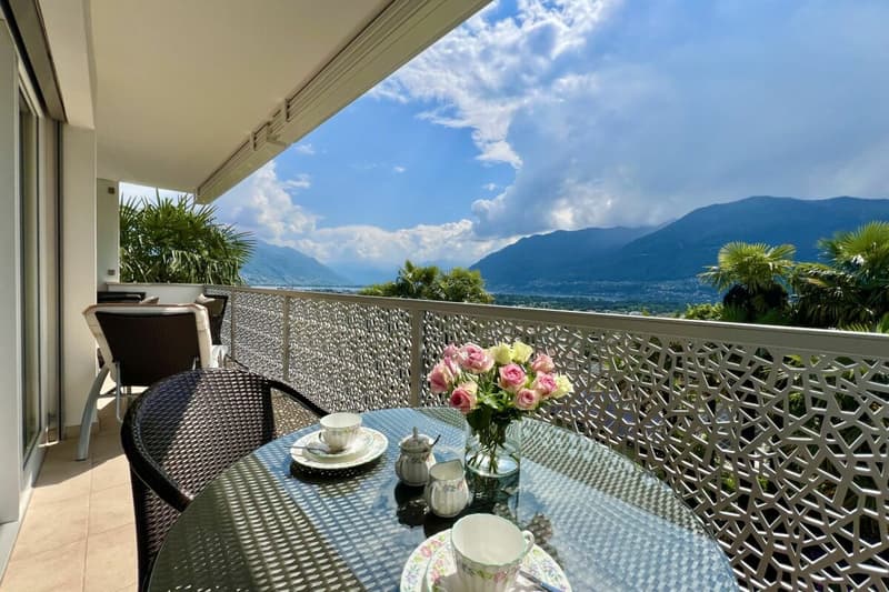 Charmant appartement 3.5 pièces en soleil avec vue partielle sur le lac et piscine intérieure commune (21)