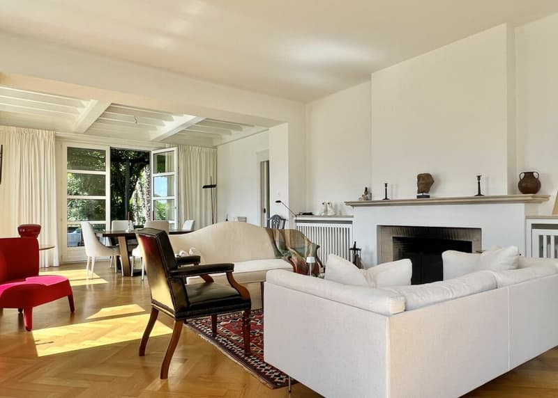 Herrschaftliche Villa mit grossem Grundstück und 180° Seesicht (8)