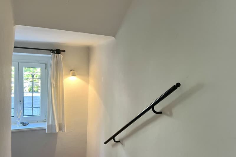 Herrschaftliche Villa mit grossem Grundstück und 180° Seesicht (48)