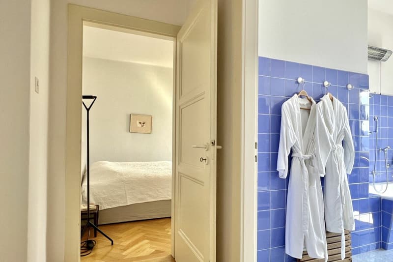 Herrschaftliche Villa mit grossem Grundstück und 180° Seesicht (33)
