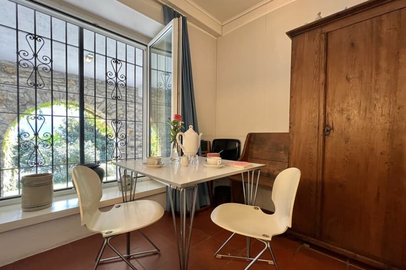 Herrschaftliche Villa mit grossem Grundstück und 180° Seesicht (50)