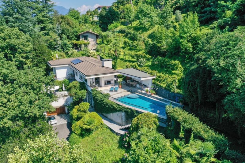 Exklusive Villa mit atemberaubender 180°-Seepanoramasicht und absoluter Privatsphäre (4)