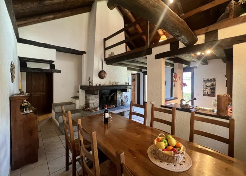 Charmantes Rustico mit grossem Grundstück und schöner Seesicht (4)