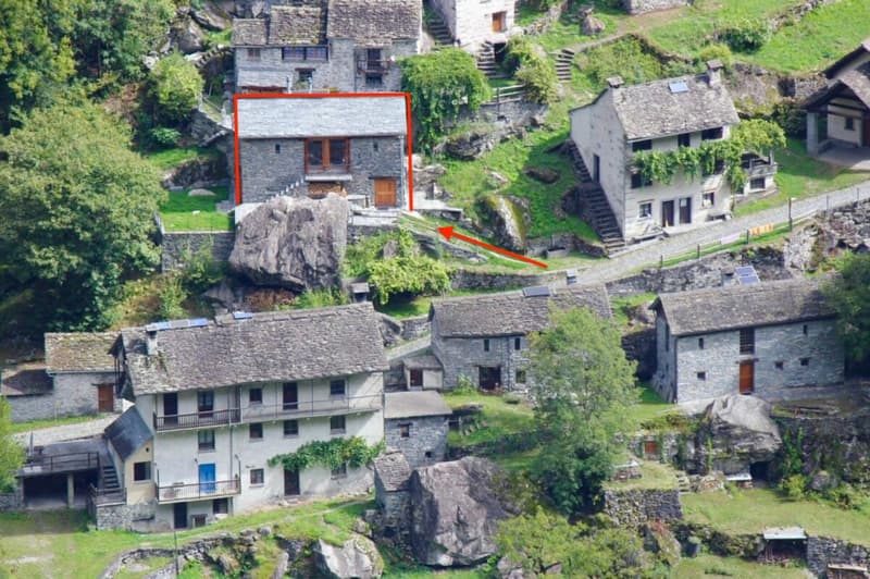 Maison de pierre charmante au milieu du vert (35)