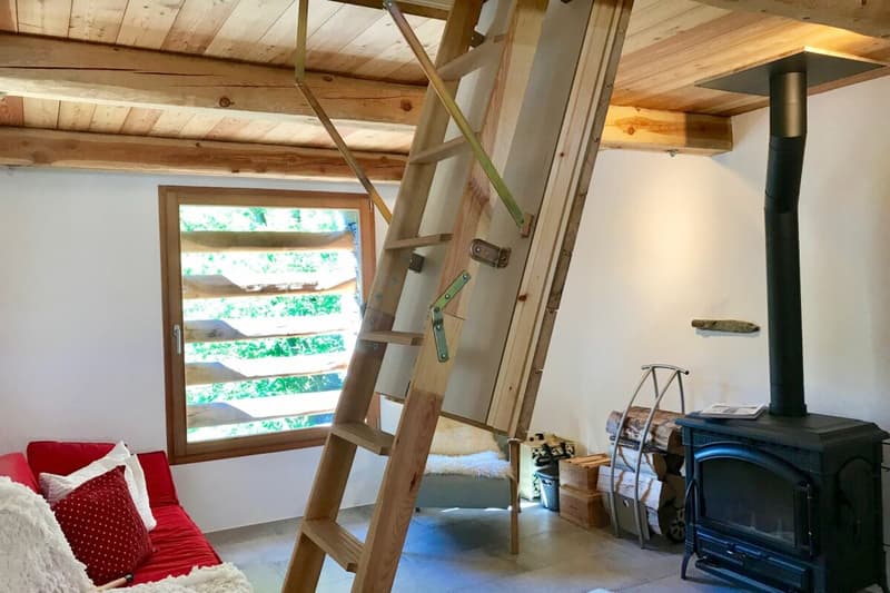 Maison de pierre charmante au milieu du vert (9)