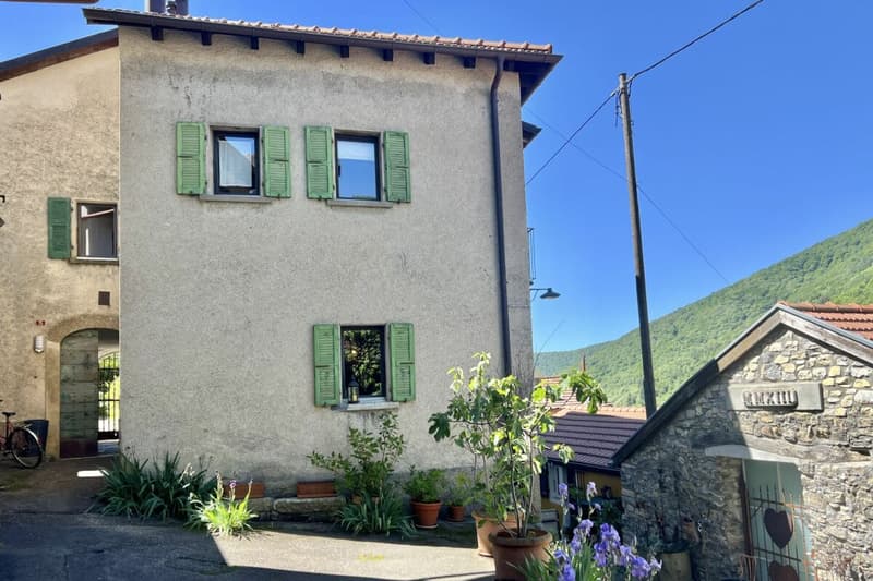 RÊVE DE VIE TESSIN - Charmante maison de village rénovée avec grand atelier idéal pour l'art et la culture et le B&B (4)