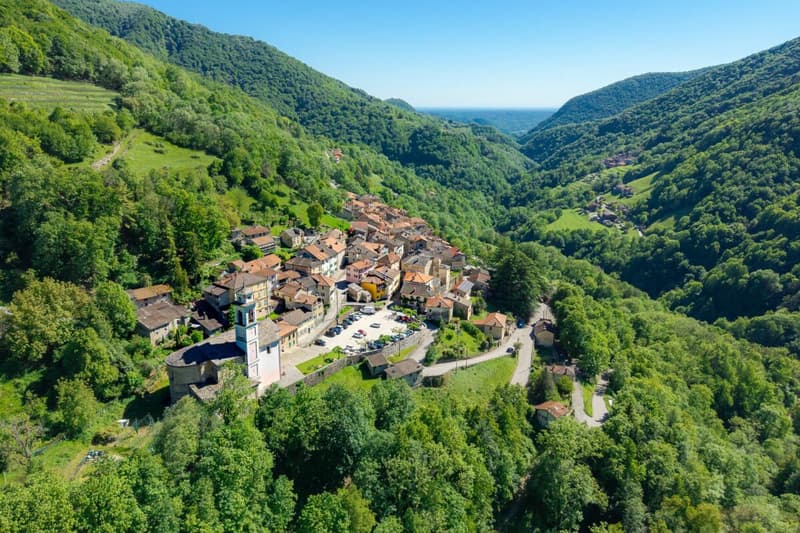 RÊVE DE VIE TESSIN - Charmante maison de village rénovée avec grand atelier idéal pour l'art et la culture et le B&B (2)