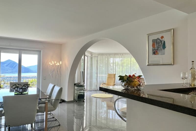POSIZIONE PRIVILEGIATA con vista a 180° sul lago - Appartamento esclusivo con zona ospiti separata (4)
