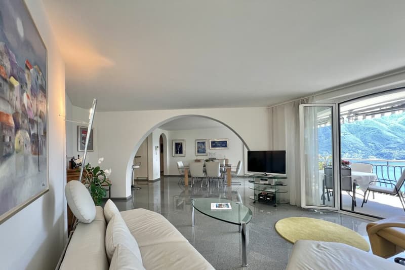 POSIZIONE PRIVILEGIATA con vista a 180° sul lago - Appartamento esclusivo con zona ospiti separata (3)