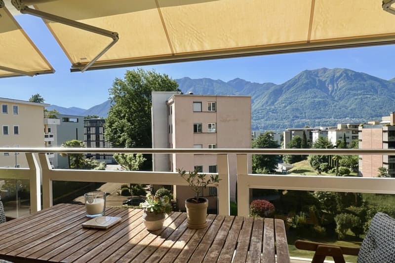 Grosszügige 4,5 Zimmerwohnung mit Balkon in toller Ruhelage von Minusio (6)