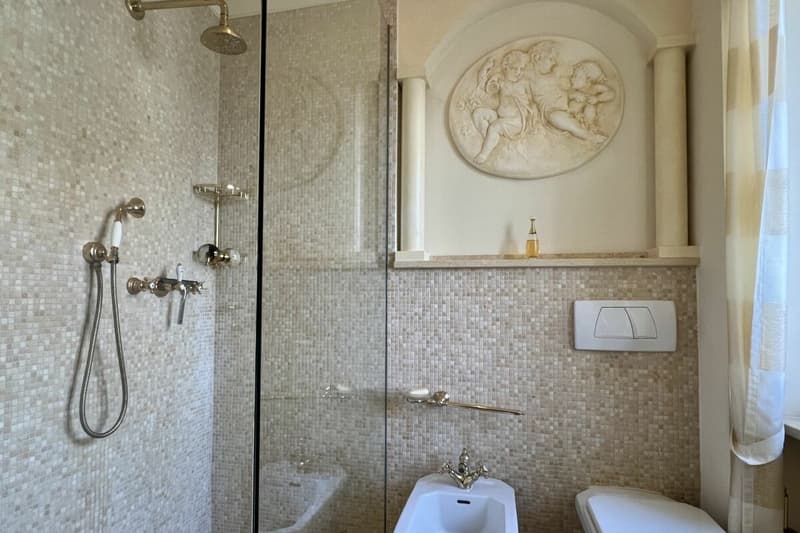 ITALY / Lake di Lugano - Two-bedroom duplex residence with panoramic views over Lake Lugano (17)