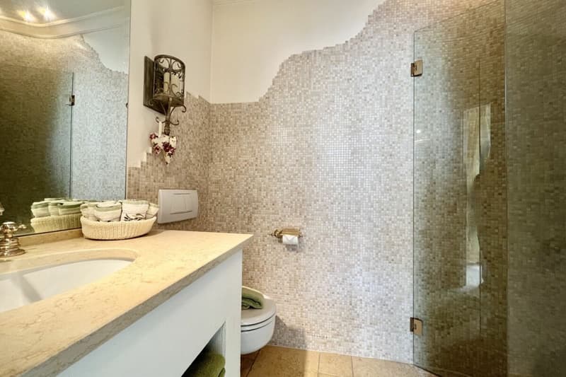 ITALY / Lake di Lugano - Two-bedroom duplex residence with panoramic views over Lake Lugano (34)
