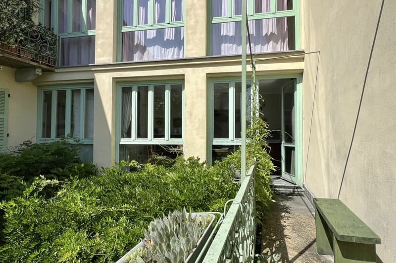A spacious two-room flat in a refurbished building, situated in a beautiful, sunny location in Viconago-Cadegliano (28)