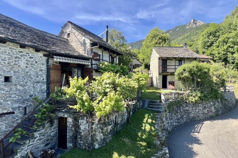 Charming Rustico Ensemble in a beautiful sunny location (45)