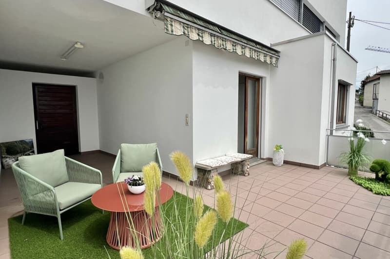 Appartamento 4,5 camere ?con vista lago 180°, ampia terrazza soleggiata e giardino privato (12)