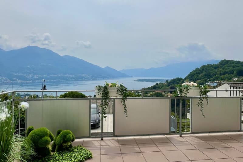 Appartamento 4,5 camere ?con vista lago 180°, ampia terrazza soleggiata e giardino privato (11)