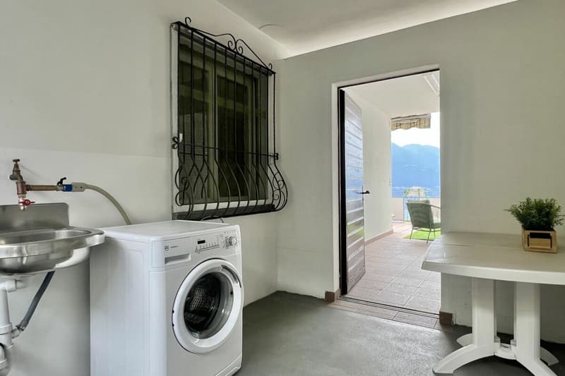 Appartamento 4,5 camere ?con vista lago 180°, ampia terrazza soleggiata e giardino privato (9)