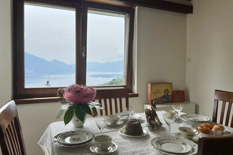 Appartamento 4,5 camere ?con vista lago 180°, ampia terrazza soleggiata e giardino privato (24)