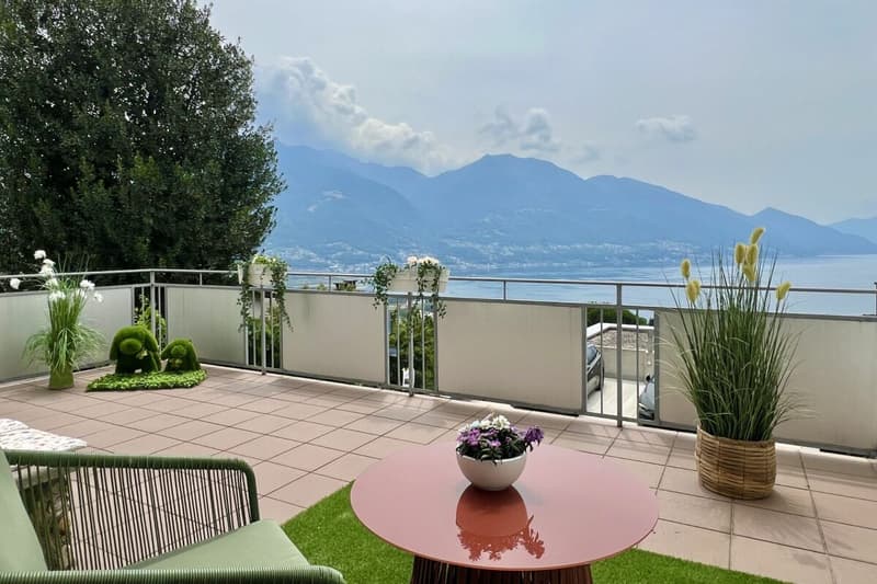 Appartamento 4,5 camere ?con vista lago 180°, ampia terrazza soleggiata e giardino privato (1)