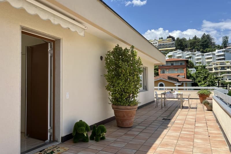 Elegante Attikawohnung mit grosser Sonnenterrasse und Gemeinschaftspool - Nähe See und Zentrum ASCONA (11)