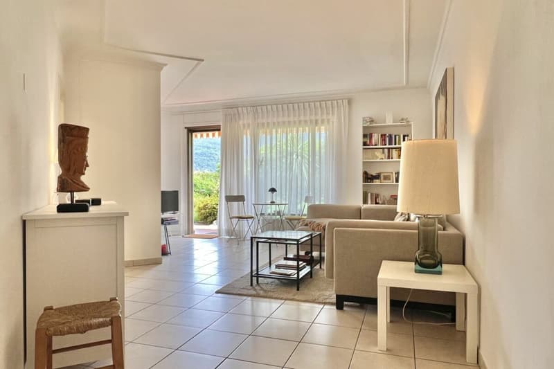 Appartement de vacances élégant avec grande terrasse, piscine communautaire et accès direct au lac (16)
