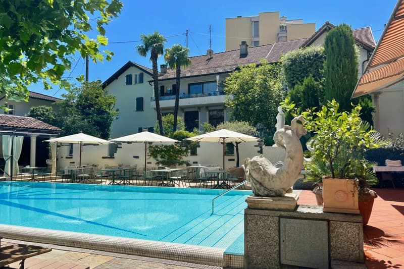 Appartement de vacances élégant avec grande terrasse, piscine communautaire et accès direct au lac (1)