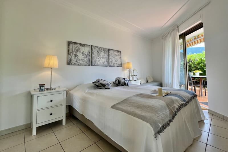 Appartement de vacances élégant avec grande terrasse, piscine communautaire et accès direct au lac (7)