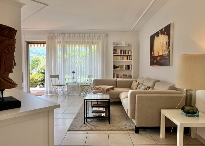 Appartement de vacances élégant avec grande terrasse, piscine communautaire et accès direct au lac (2)