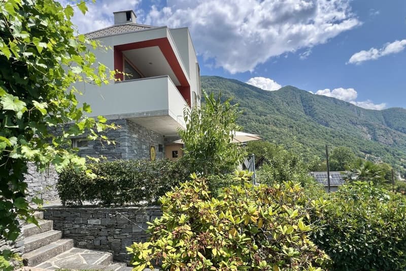 "Architektur trifft Natur" - Modernes Wohnen im Valle Onsernone mit herrlicher Aussicht - Bestzustand / Erstwohnsitz (2)