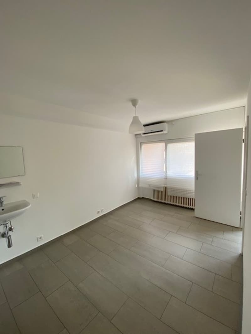 Miete für Schönheitszentrum/Büro/Frisör/Fisioterapie (1)