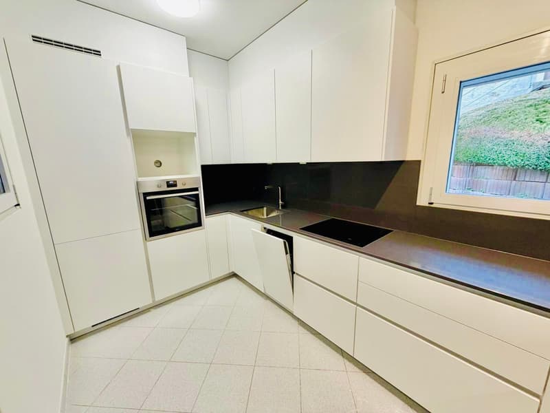 Faszinierendes duplexes Einfamilienhaus mit 2 Zimmern, Garten und Pauschalspesen (8)