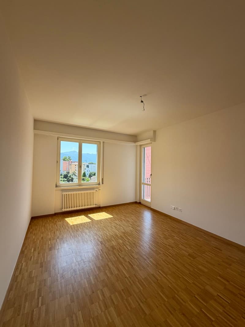Appartamento con balcone e vista sulle montagne (9)
