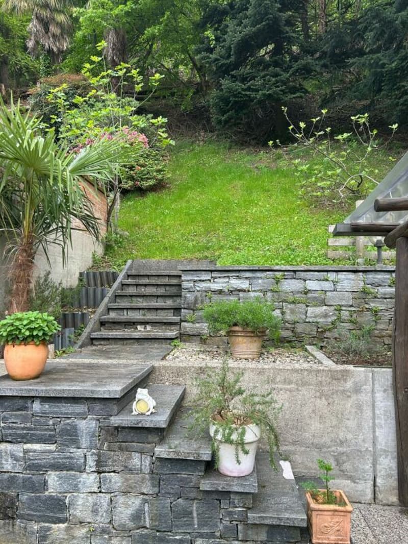Belle maison dans un quartier résidentiel (4)
