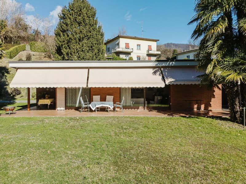 Beautiful villa immersed in its own park (16)