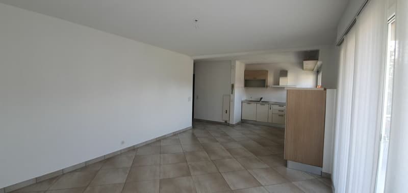Appartement lumineux et bien structuré (11)