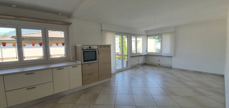 Appartement lumineux et bien structuré (2)