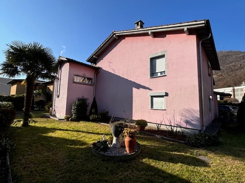 Maison avec jardin composée de deux appartements et projet d'agrandissement (2)