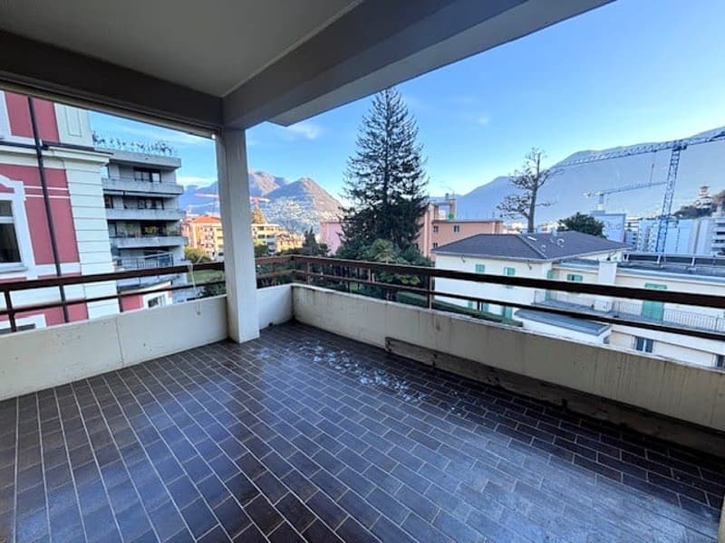 Excellent investissement dans un quartier stratégique ; 3,5 pièces avec terrasse couverte (8)