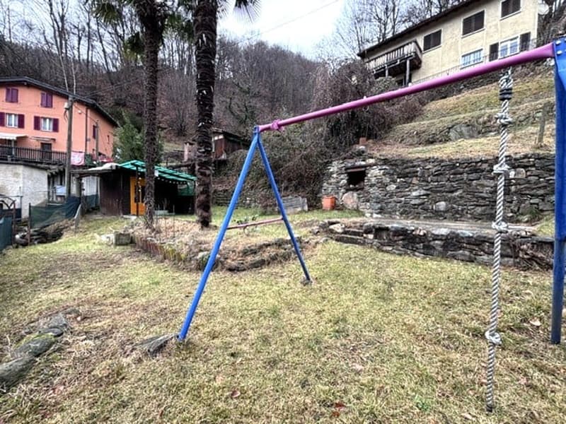Rustic stone house in the village center (4)