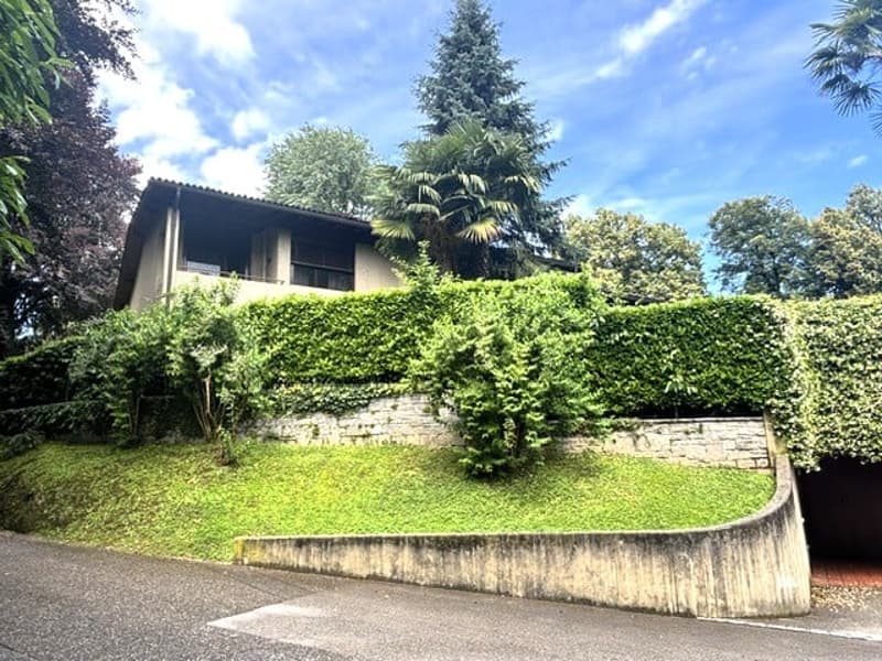 Elegantes Reihenhaus mit 5,5 Zimmern in Lugano – Via Montalbano (1)