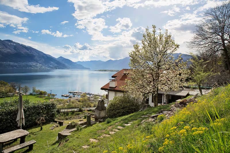 Wunderschöne, möblierte Ferienwohnung mit herrlicher Aussicht (1)